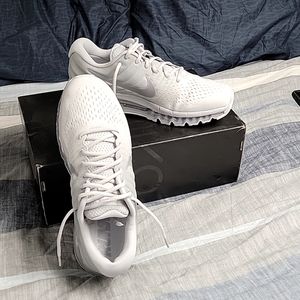 Nike Airmax 2017 Men's 11.5 White fade to Grey